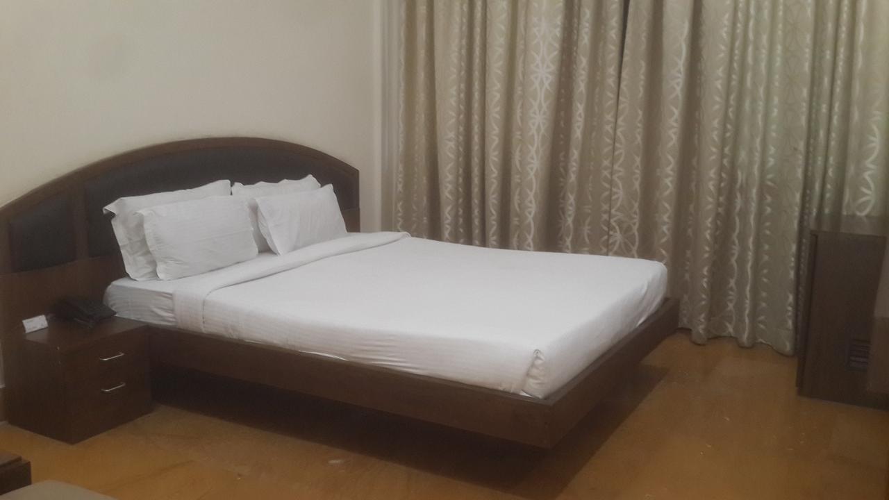 Hotel Heritage Embassy Rāipur Buitenkant foto