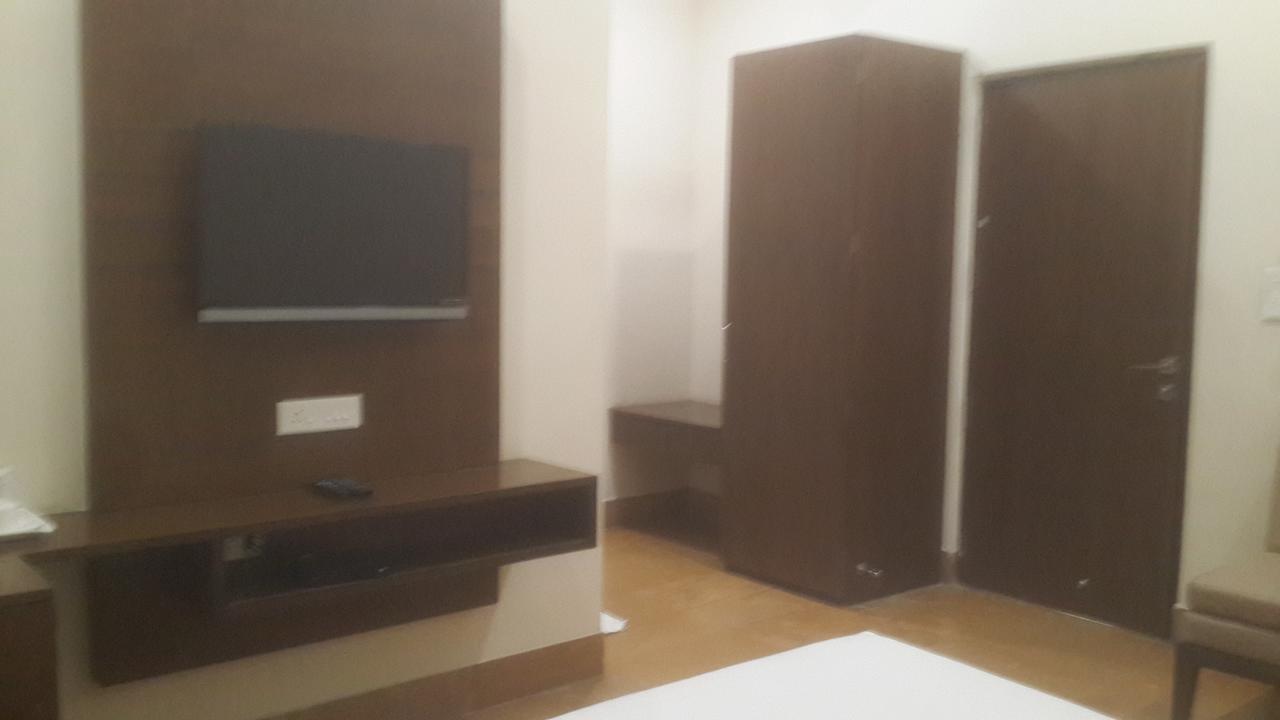 Hotel Heritage Embassy Rāipur Buitenkant foto